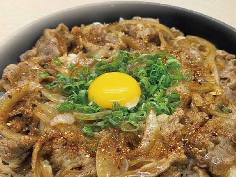 碳所音樂餐廳的焦香牛腹月見飯